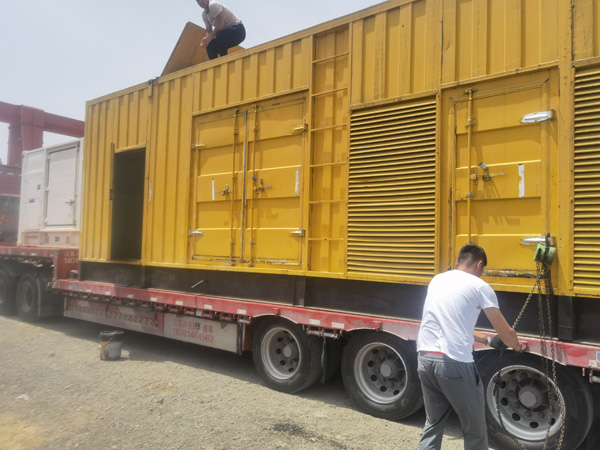 辉南除了负载情况和发动机维护，还有哪些因素会影响 200kw 柴油发电机的油耗？